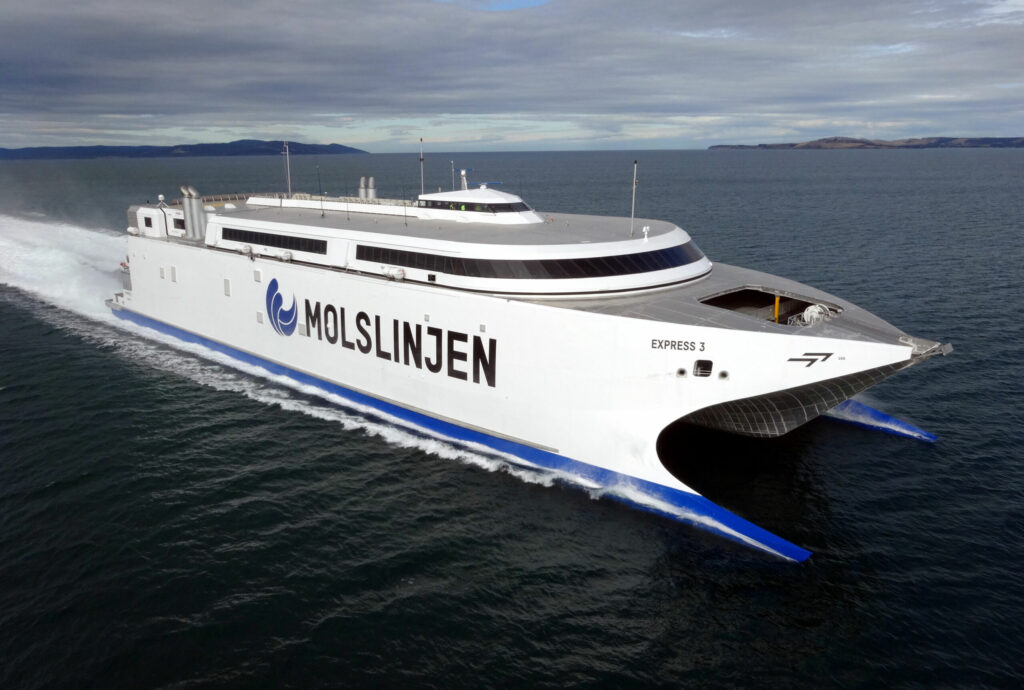 Sejl sommeren i møde med Molslinjen – så sørger Conscia for underholdningen – featured image
