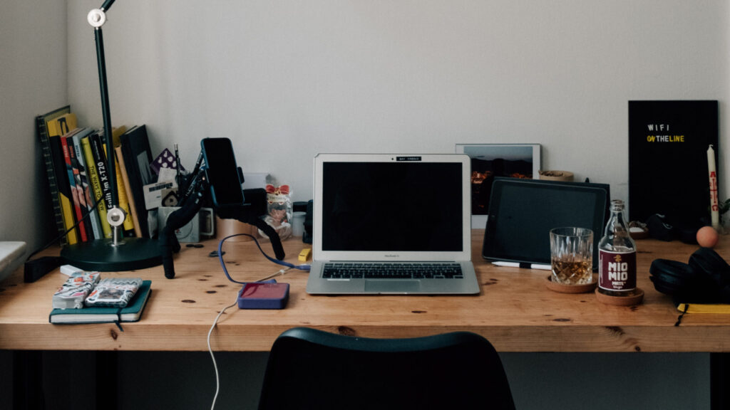 Lad ikke de ansatte i it-stikken – featured image