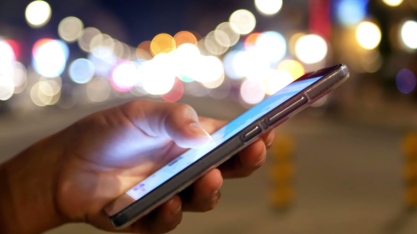 Mejlkurs i cybersäkerhet telefon i natten
